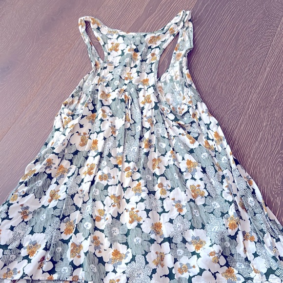 MIMI CHICA green white floral halter racer cack buttoned tank top blouse. Small - Picture 5 of 5